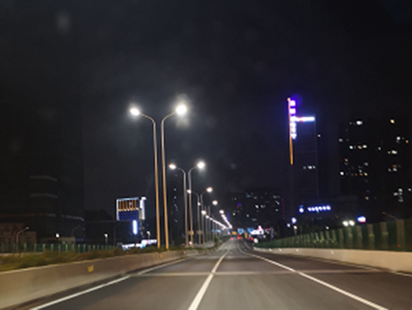 中山市长江路一标段道路照明工程